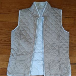 ❤️‍🔥3 for $15 Tan quilted vest with pockets